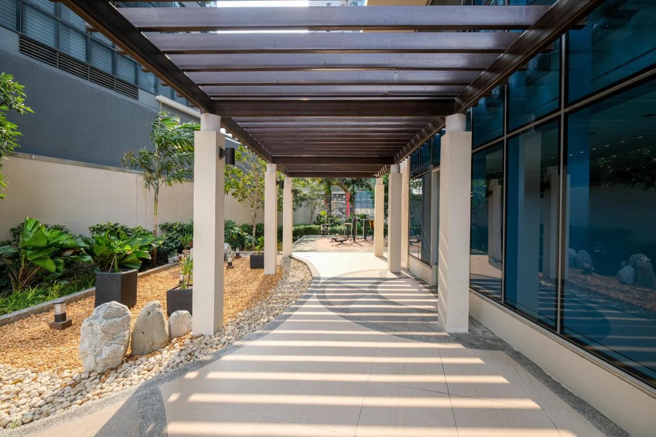 Aparthotel Modern 1Br In Uptown Bgc Taguig Zewnętrze zdjęcie