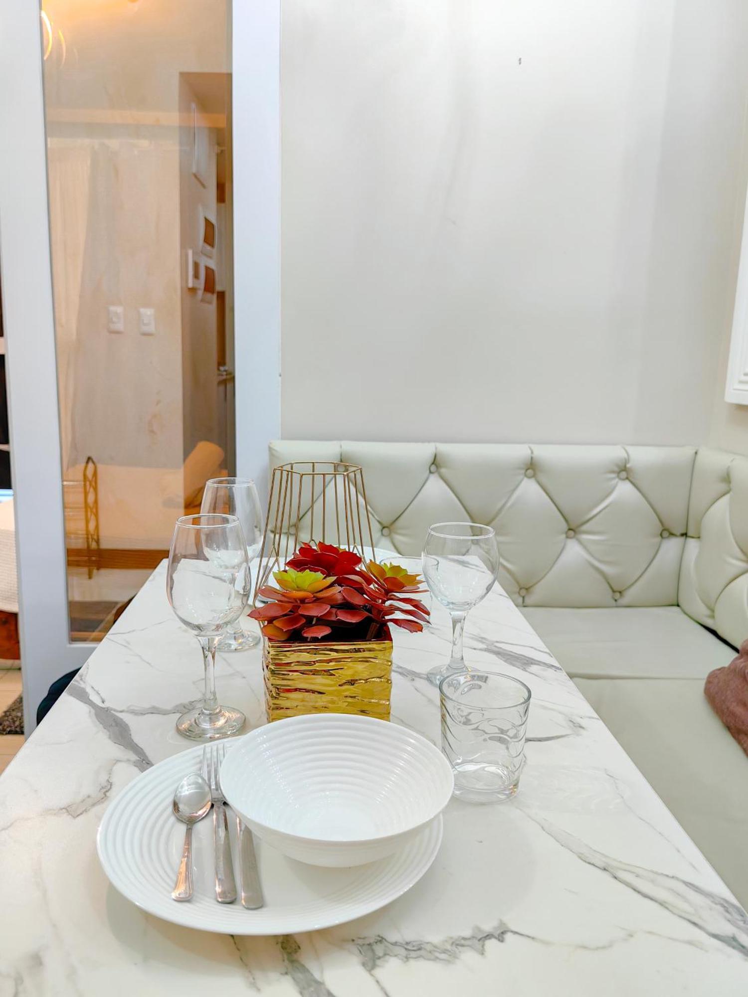 Aparthotel Modern 1Br In Uptown Bgc Taguig Zewnętrze zdjęcie